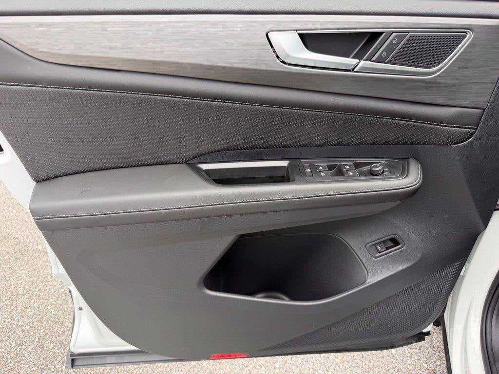2026 Volkswagen Atlas Cross Sport SE w/Technology