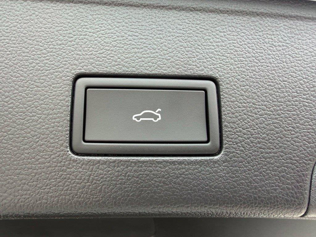 2026 Volkswagen Atlas Cross Sport SE w/Technology