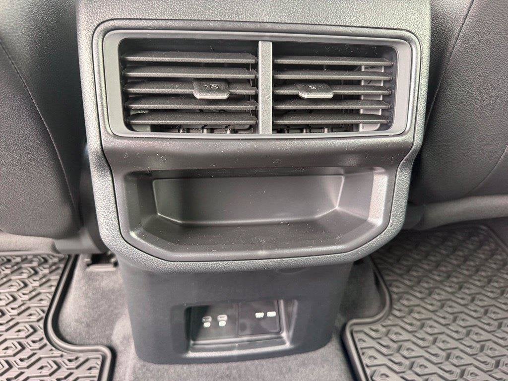 2026 Volkswagen Atlas Cross Sport SE w/Technology