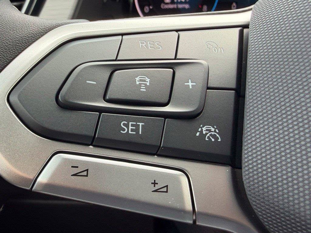 2026 Volkswagen Atlas Cross Sport SE w/Technology