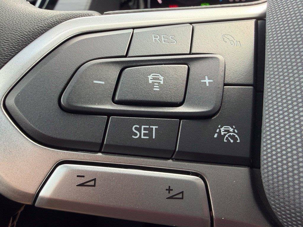 2026 Volkswagen Atlas Cross Sport SE w/Technology