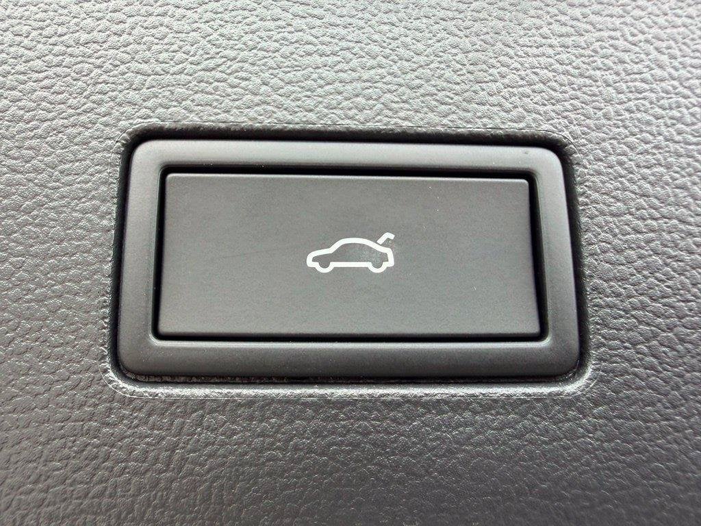 2026 Volkswagen Atlas Cross Sport SE w/Technology