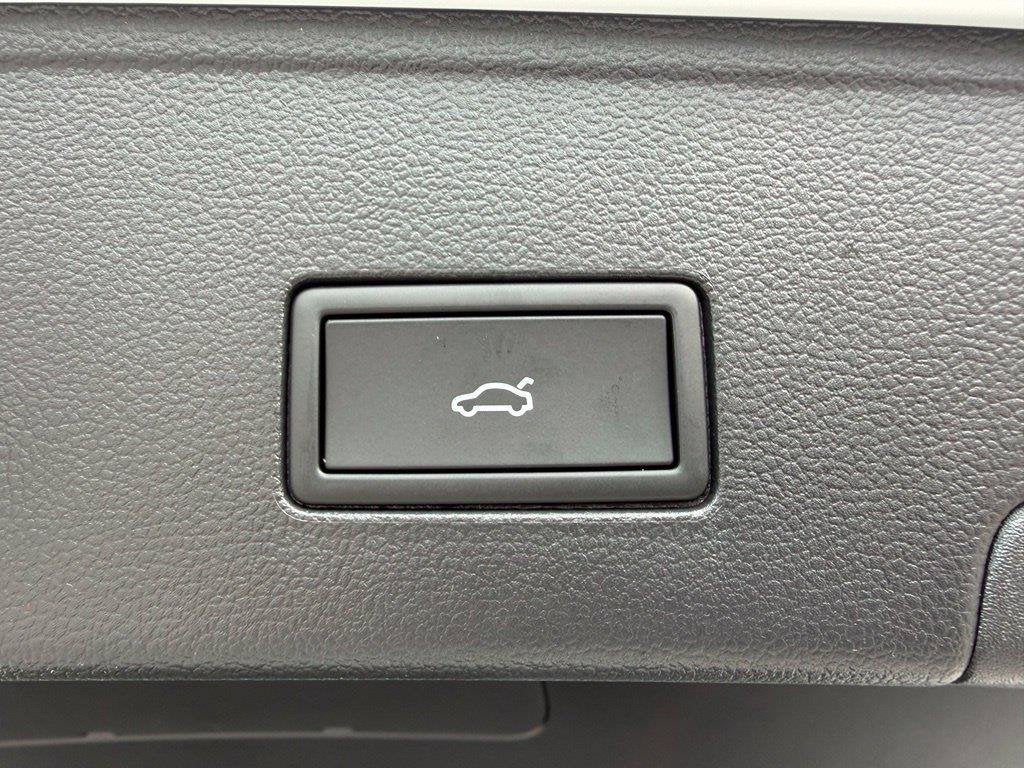 2026 Volkswagen Atlas Cross Sport SE w/Technology