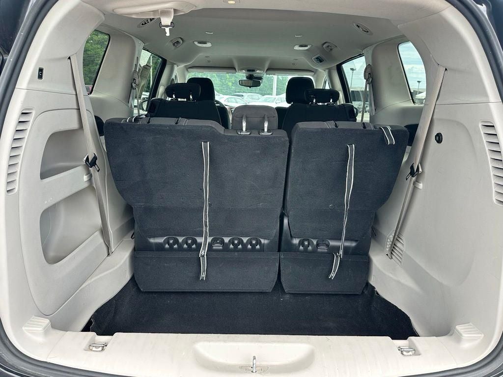 2023 Chrysler Voyager LX