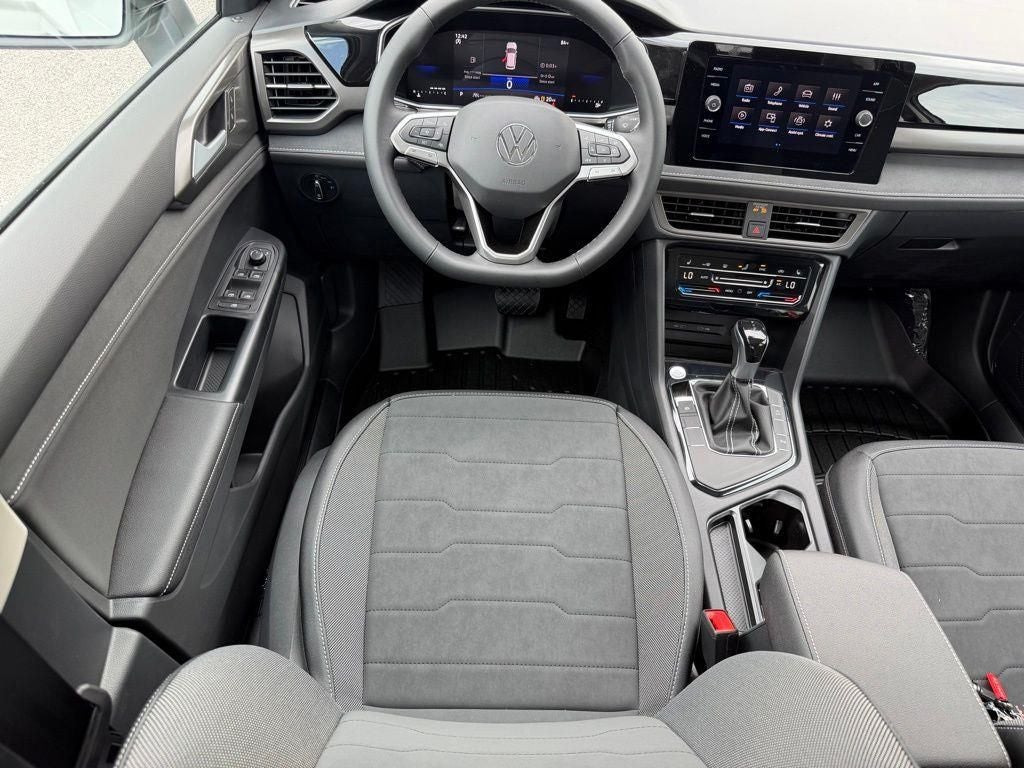 2026 Volkswagen Taos 1.5T SE Black
