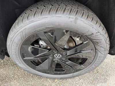 2026 Volkswagen Taos 1.5T SE Black