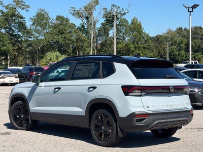2027 Volkswagen Taos 1.5T SE Black