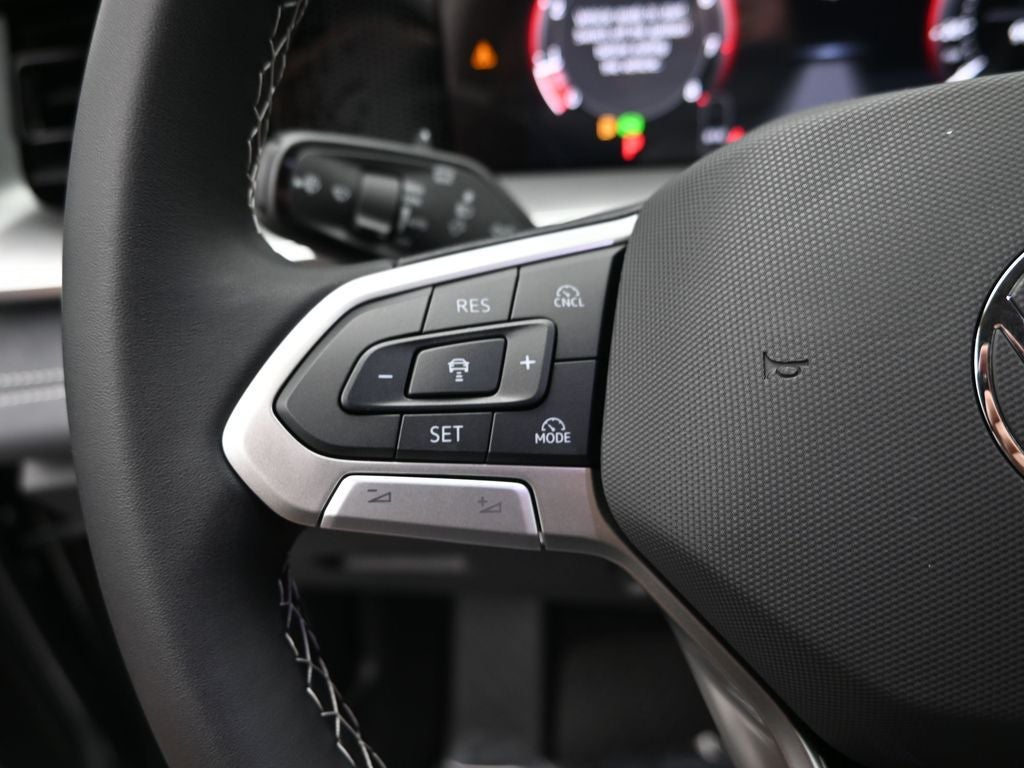 2025 Volkswagen Tiguan 2.0T SE