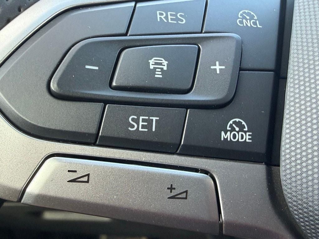 2026 Volkswagen Tiguan 2.0T SEL R-Line