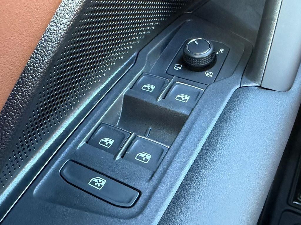 2026 Volkswagen Tiguan 2.0T SEL R-Line