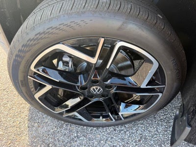 2026 Volkswagen Tiguan 2.0T SEL R-Line