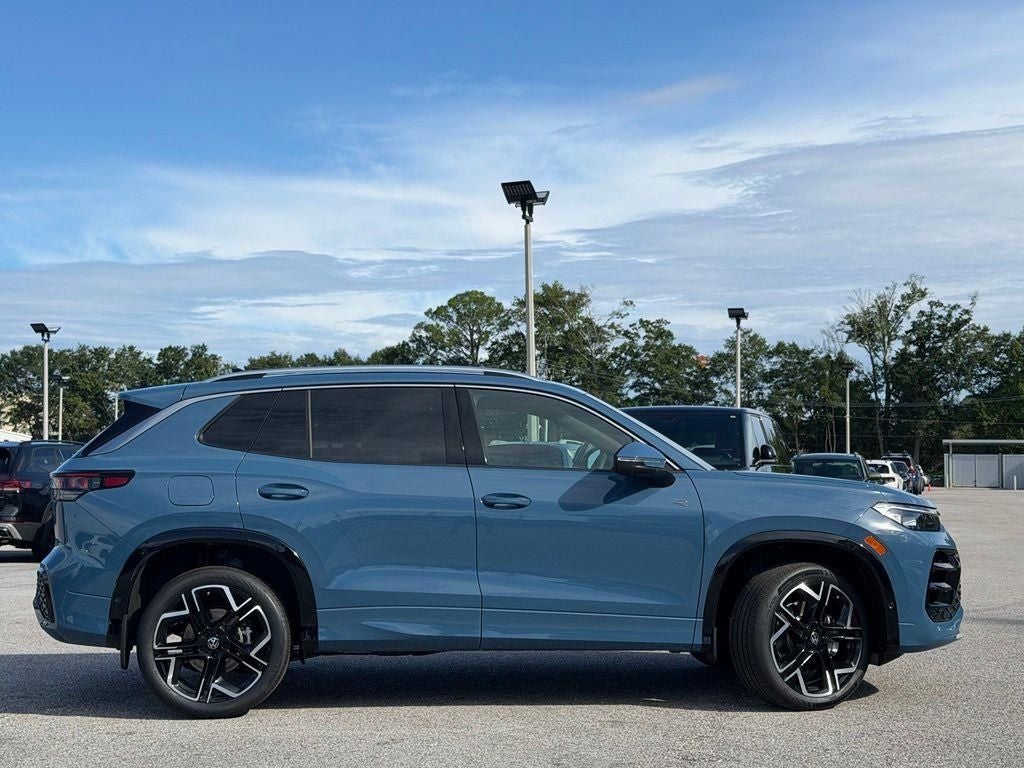 2026 Volkswagen Tiguan 2.0T SEL R-Line