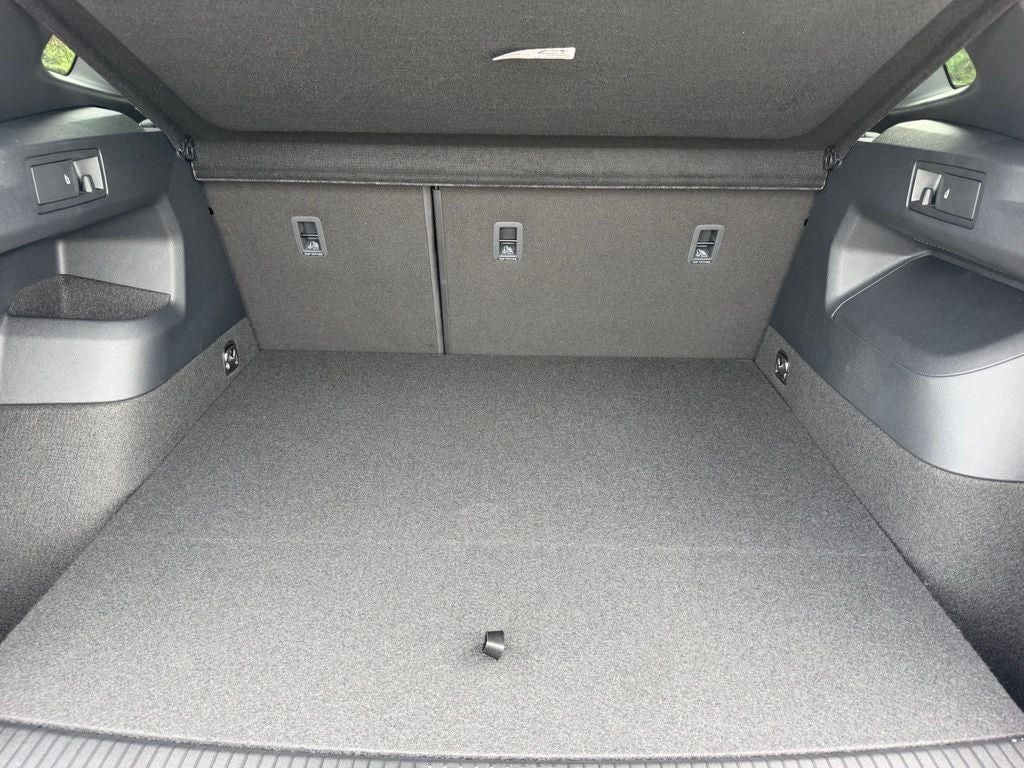2026 Volkswagen Tiguan 2.0T SEL R-Line