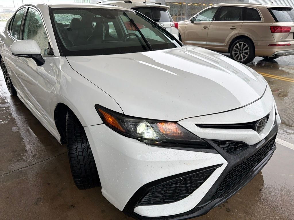 2022 Toyota Camry SE
