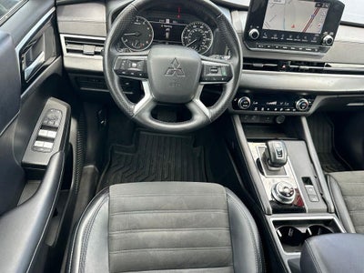 2024 Mitsubishi Outlander SE