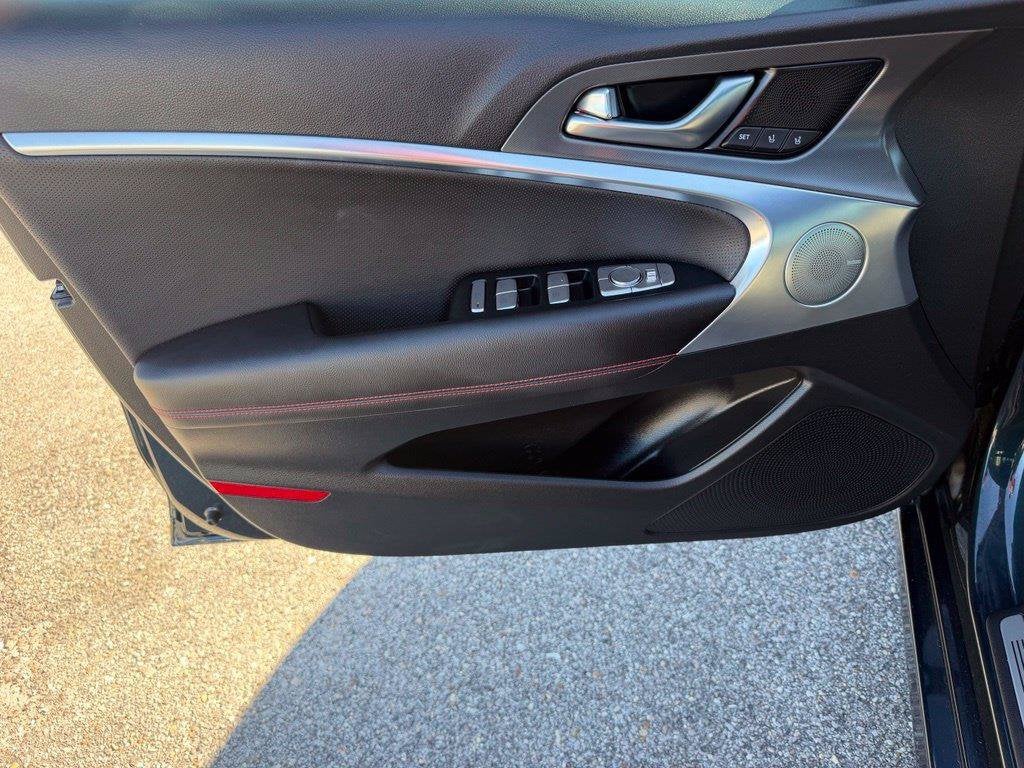 2024 Genesis G70 2.5T