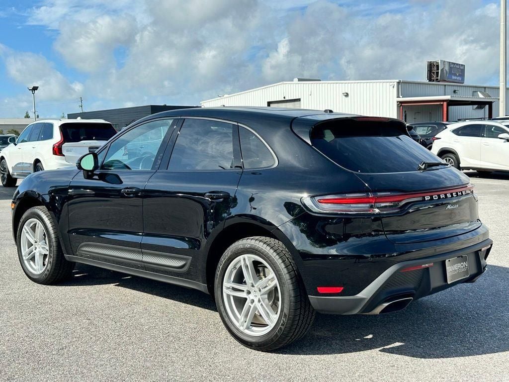 2025 Porsche Macan Base