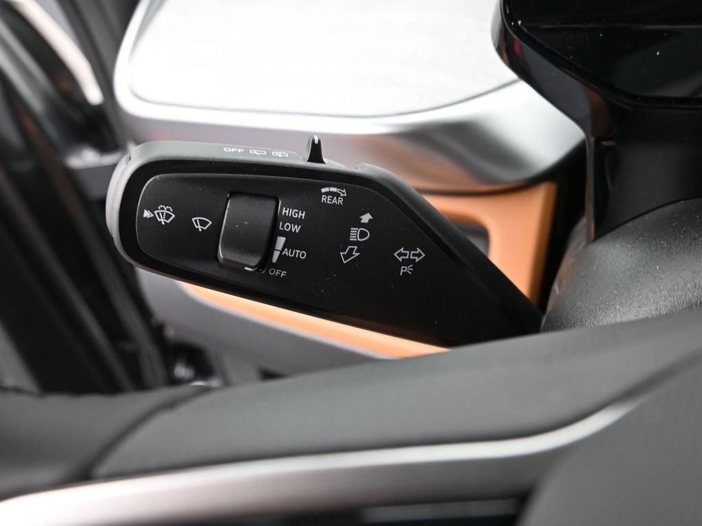 2025 Volkswagen ID. Buzz Pro S Plus