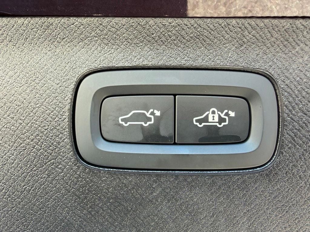 2025 Volvo XC90 Plug-In Hybrid T8 Ultra 6 Passenger 2025.5