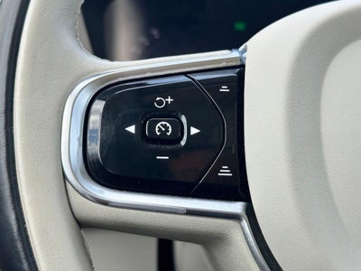 2024 Volvo XC90 B5 Plus