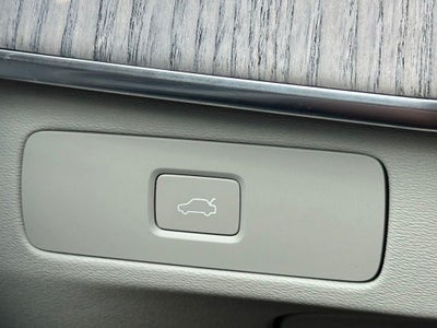 2024 Volvo XC90 B5 Plus