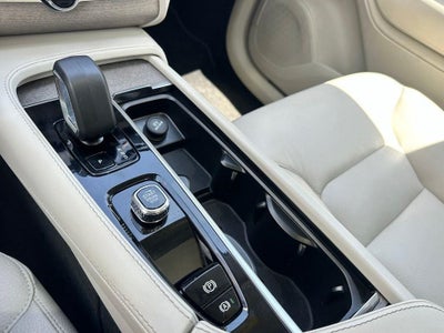 2024 Volvo XC90 B5 Plus