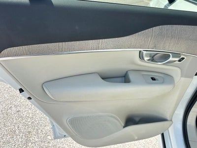 2024 Volvo XC90 B5 Plus