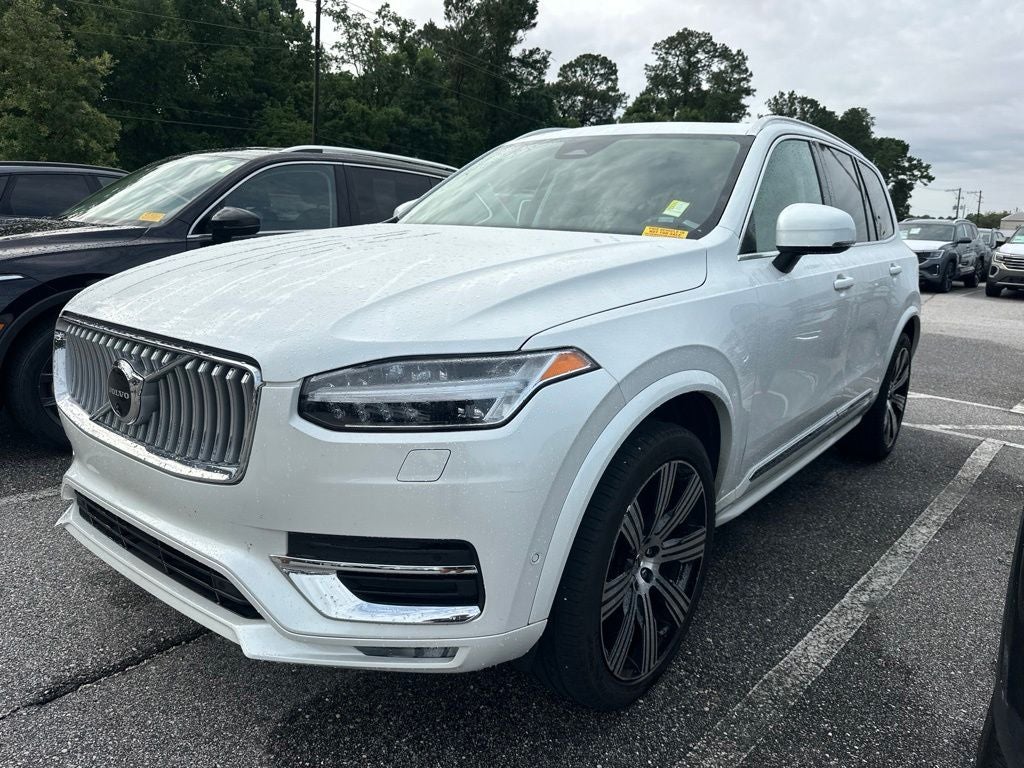 2024 Volvo XC90 B5 Plus