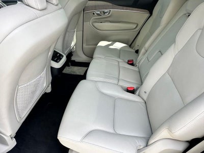 2024 Volvo XC90 B5 Plus