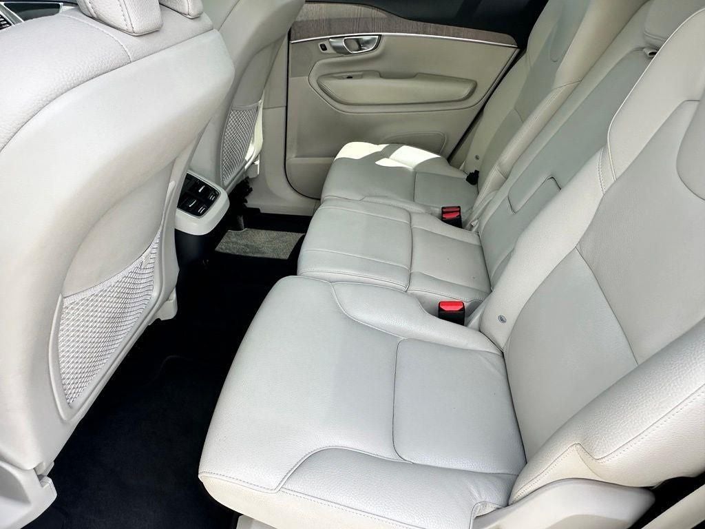 2024 Volvo XC90 B5 Plus