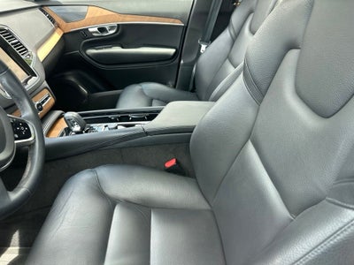2024 Volvo XC90 B5 Plus