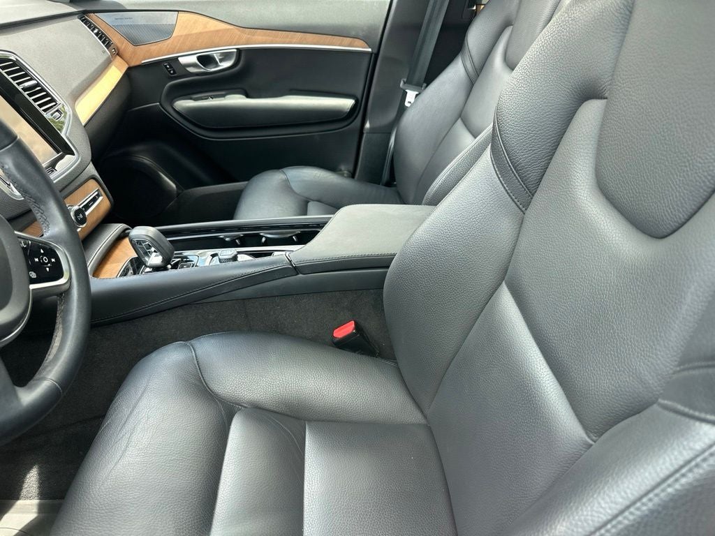 2024 Volvo XC90 B5 Plus