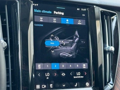 2024 Volvo XC60 B5 Plus Dark Theme