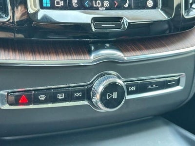 2024 Volvo XC60 B5 Plus Dark Theme