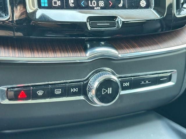 2024 Volvo XC60 B5 Plus Dark Theme