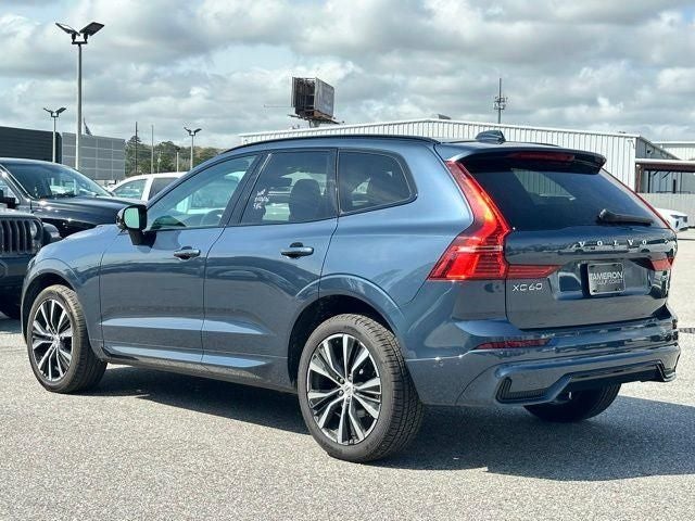 2024 Volvo XC60 B5 Plus Dark Theme