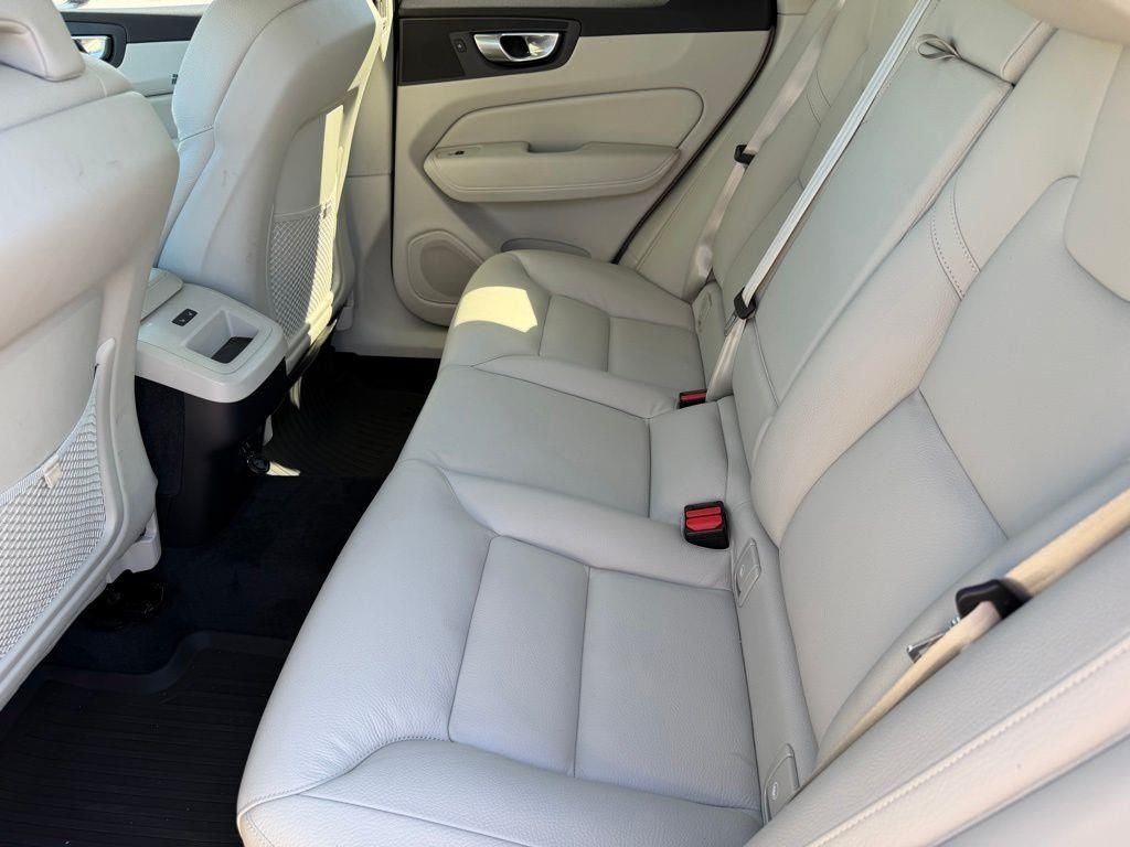 2024 Volvo XC60 B5 Plus Dark Theme