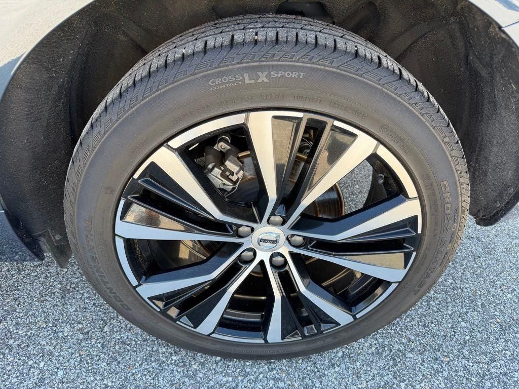 2024 Volvo XC60 B5 Plus Dark Theme