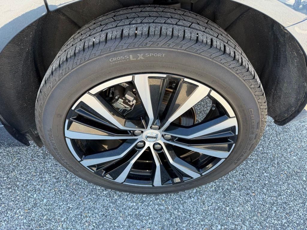 2024 Volvo XC60 B5 Plus Dark Theme
