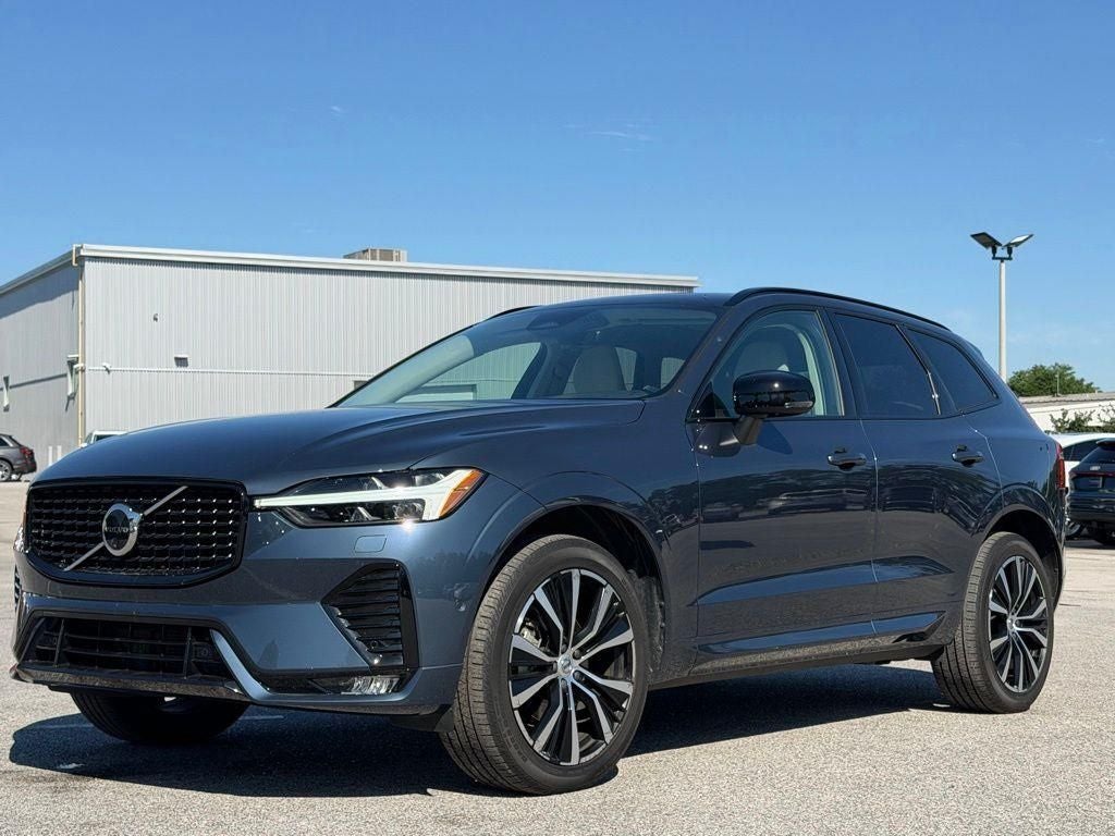 2024 Volvo XC60 B5 Plus Dark Theme