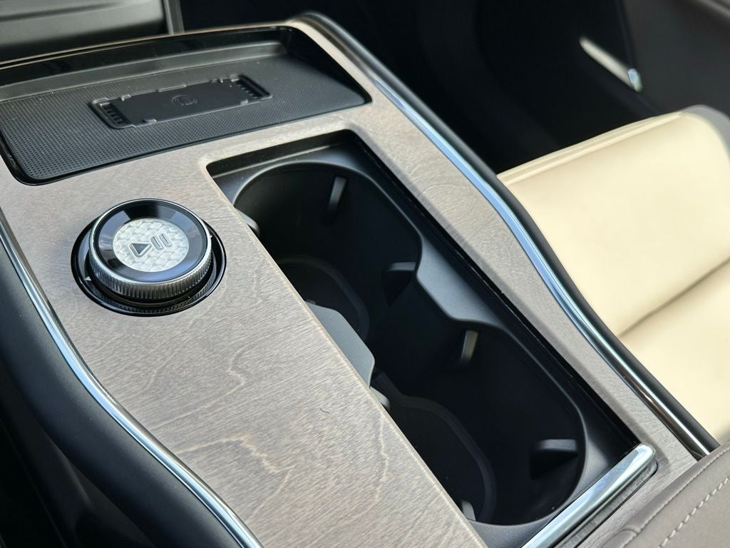 2026 Volvo EX90 Plus