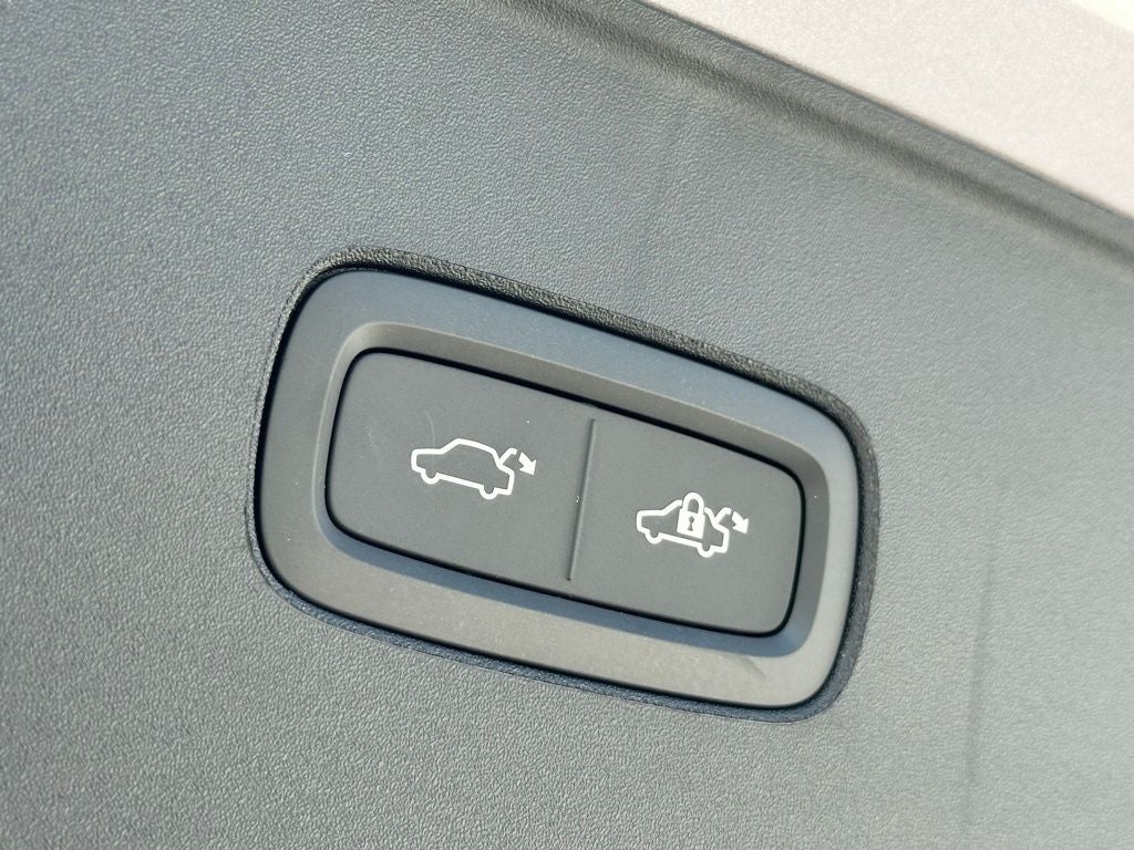 2026 Volvo EX90 Plus