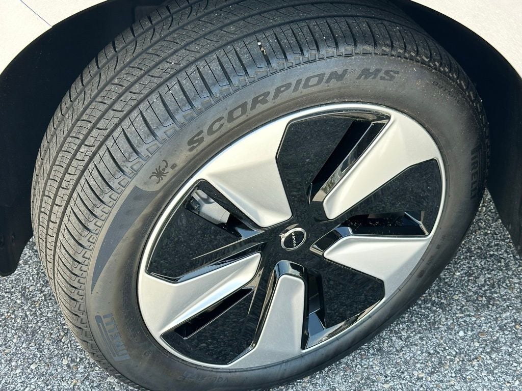 2026 Volvo EX90 Plus