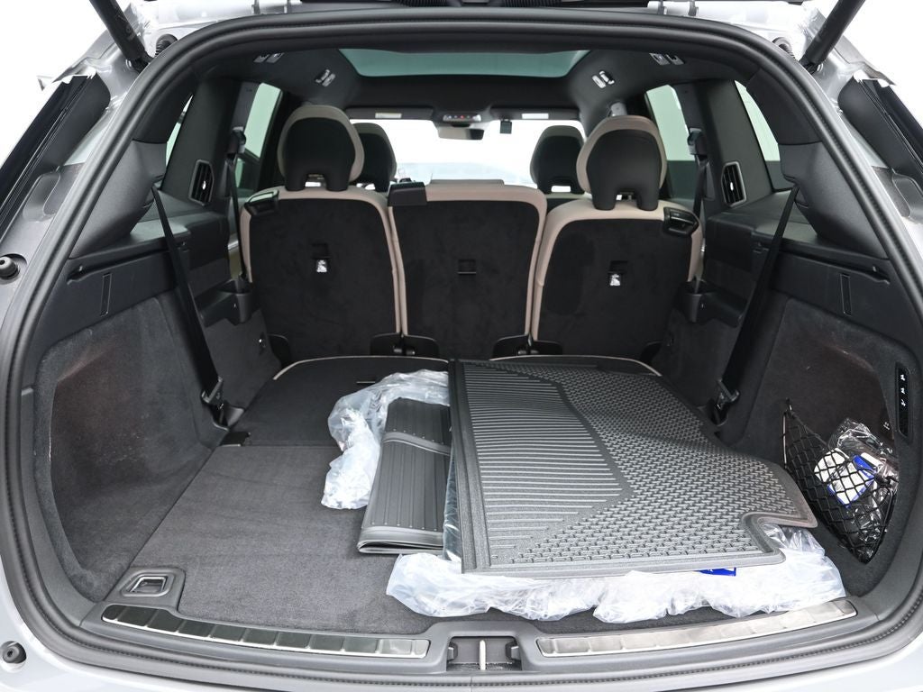 2025 Volvo EX90 Twin Motor Performance Plus 7-Seater