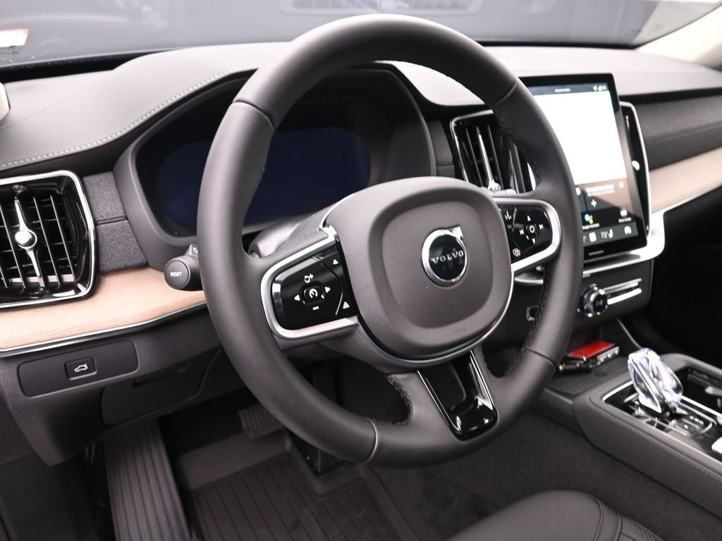 2026 Volvo XC90 B6 Plus 6-Seater