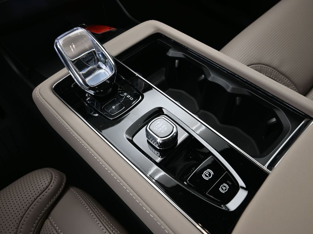 2026 Volvo XC90 B6 Ultra