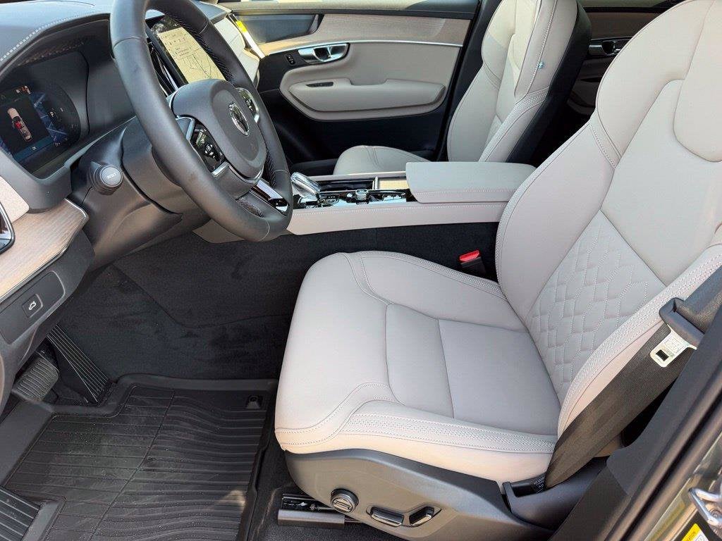 2027 Volvo XC90 B6 Plus 7-Seater