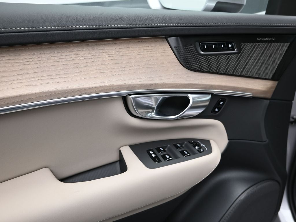 2026 Volvo XC90 B6 Plus 7-Seater