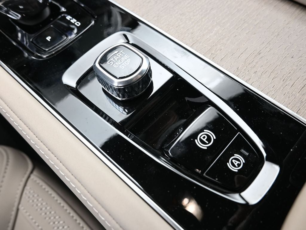 2026 Volvo XC90 B6 Plus 7-Seater