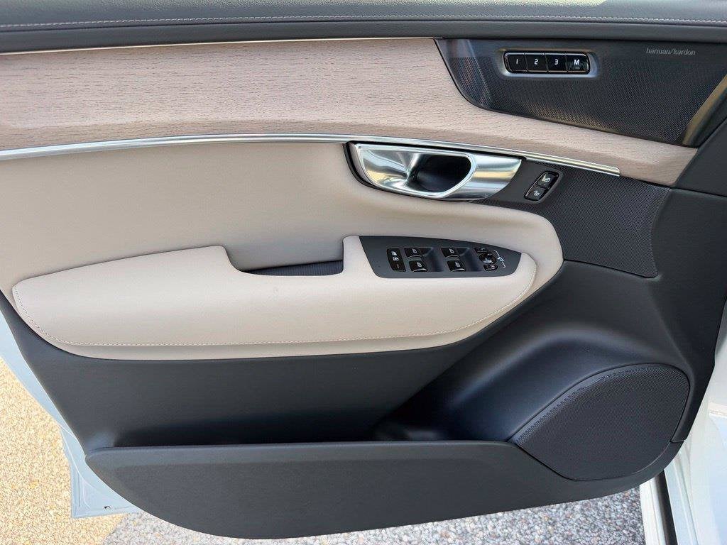 2027 Volvo XC90 B6 Plus 7-Seater